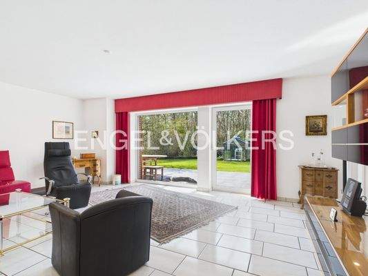 ... mit Blick in den Garten