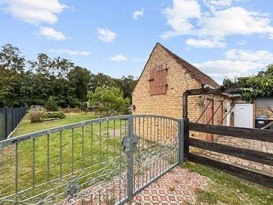 Garten und Nebengebäude