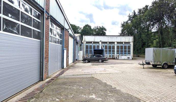 Hof mit Halle 4 bis 8