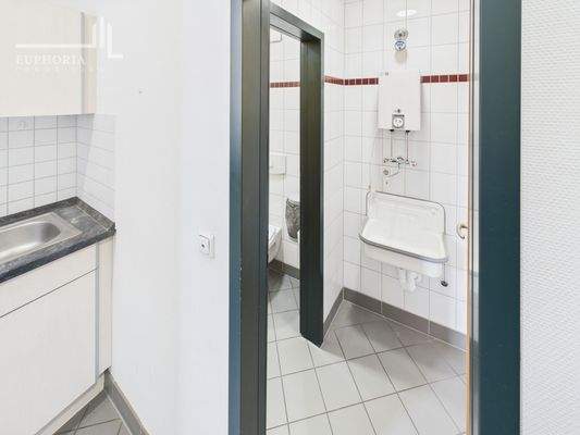 CAM03352G0-PR0052-STILL014