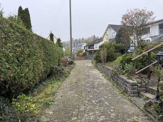 Zufahrt zur 2. Garage