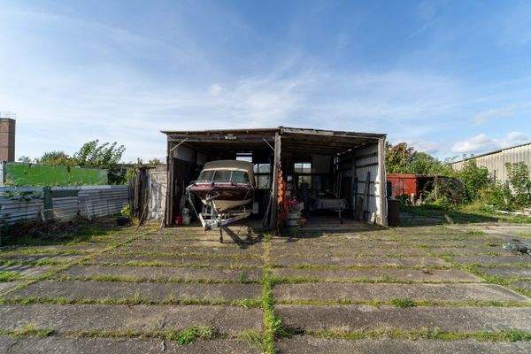 Außenansicht + Grundstück-15