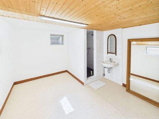 Badezimmer im Keller