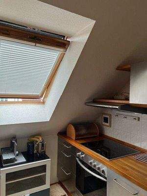 Einbauküche mit Fenster.jpeg