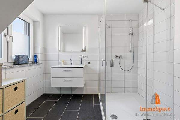 Blick ins Tageslichtbadezimmer