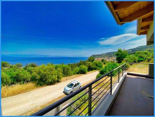 e563b4d7f37e48cea2ad6c602cc2fe9a-original