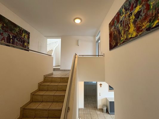 1. OG Treppenaufgang  (2).JPG
