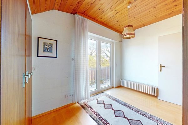 Weiteres Zimmer mit Balkonzugang