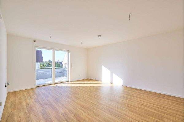 Wohn- Essküche mit Südbalkon