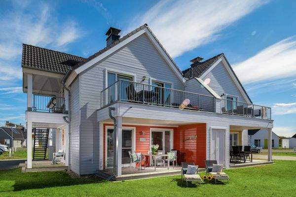 Wohnkomfort auf einer Ebene – mit Terrasse und großzügiger Rasenfläche