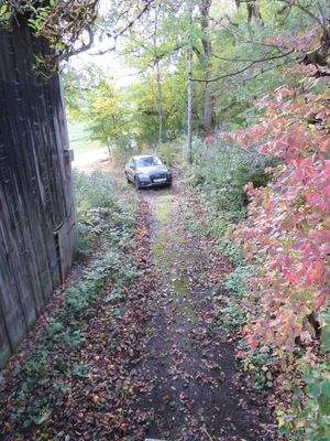 befestigte Zufahrt von unten