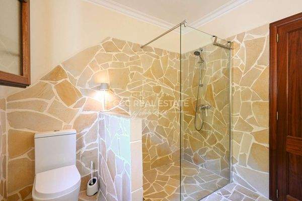 ...mit Bad en Suite und...