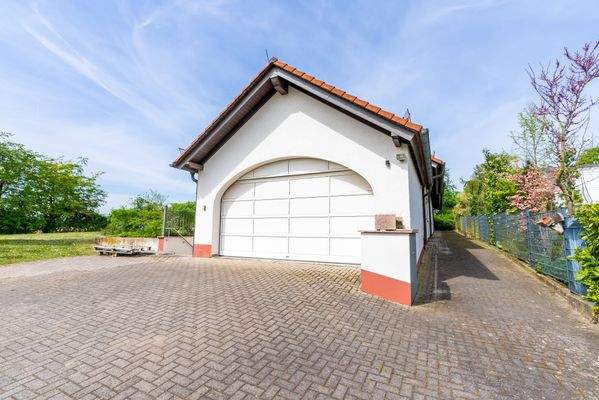  große Doppel-Garage