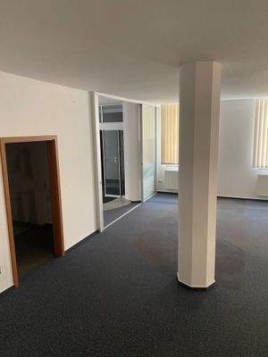 Eingngsbereich links.jpg