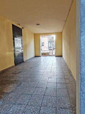 Durchgang Richtung Straße