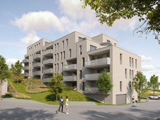 Modernes Mehrfamilienhaus mit Terrassen und Balkonen, umgeben von grünen Hügeln, Bäumen und einem Spazierweg mit Personen und Fahrrad.