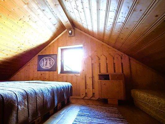 .. der erhöhte Schlafbereich für zwei Betten