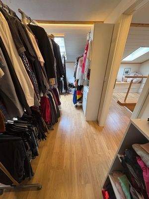 Ankleidezimmer im DG