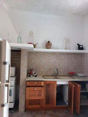 Ostkreta, Chamaizi: Traditionelles zweistöckiges Haus mit Innenhof zu verkaufen