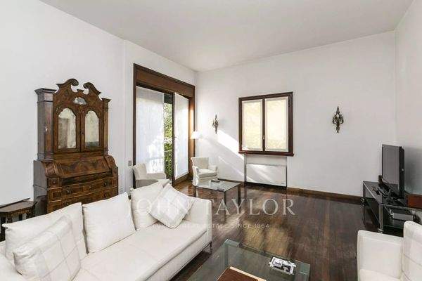 Living-room Wooden floor