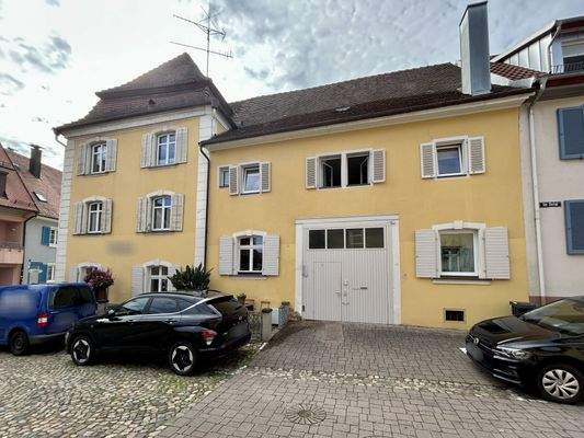 Außenansicht: Blick Hinteres Gebäude - Zugang Werkstatt/Lager