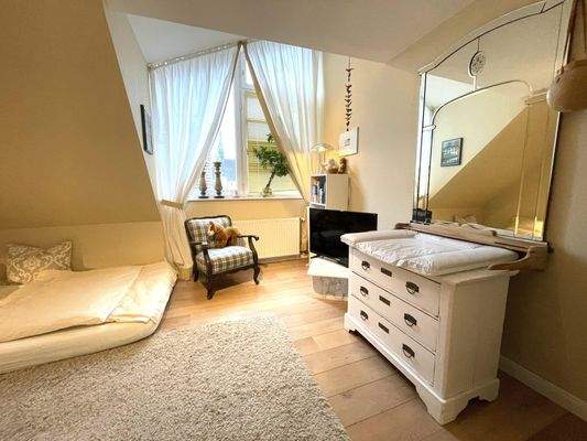 1. von 4 Räumen im Dachgeschoss