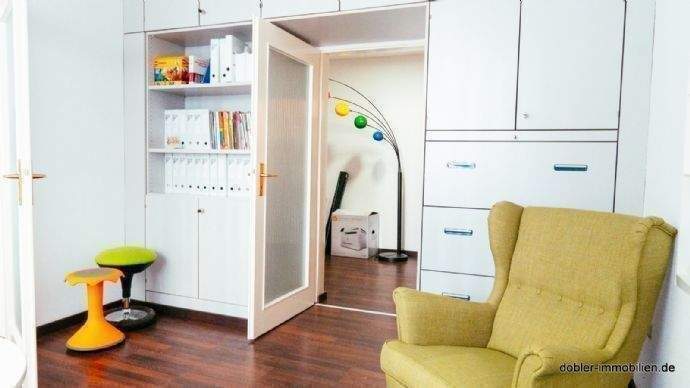 Büro Zimmer 2 mit Blick zur Diele