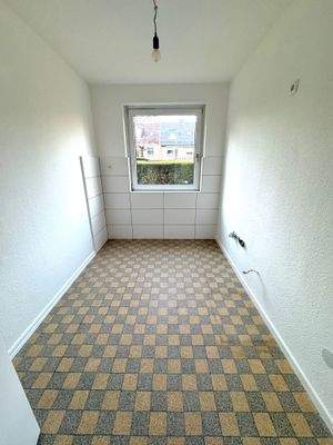 Küche (ist mit einer Einbauküche ausgestattet)