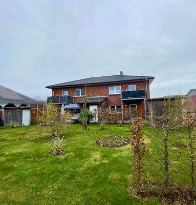 3) Außenansicht, Rückansicht mit Garten