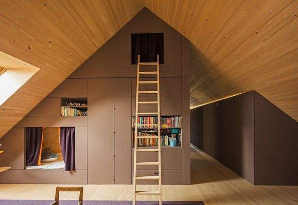 Kinderzimmer mit Schlaf-Spielkoje/DG