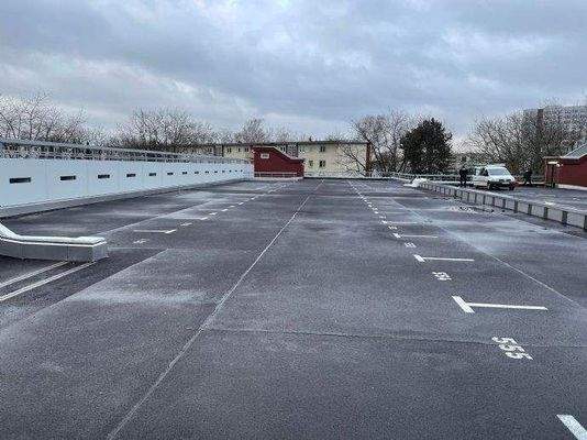 Nummerierte Stellplätze