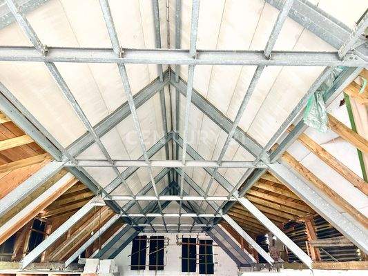 Dachkonstruktion mit Gauben