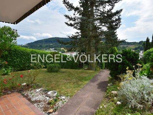 Ausblick auf den Vordergarten