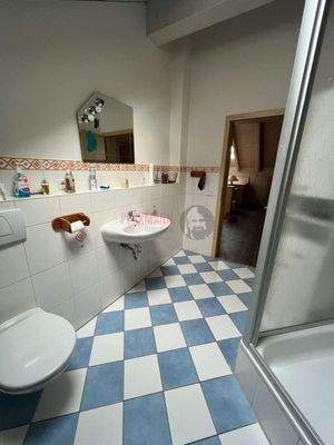 Haus 1 Bad/WC im 1.OG
