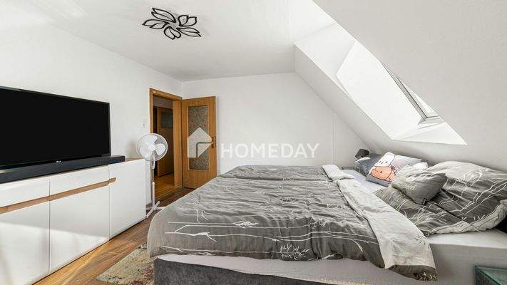 1. OG Schlafzimmer 2