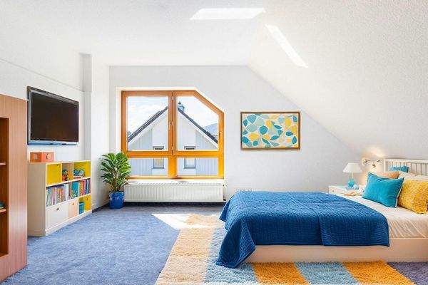 Kinderzimmer im Obergeschoss mit Einrichtungsbeispiel (KI)