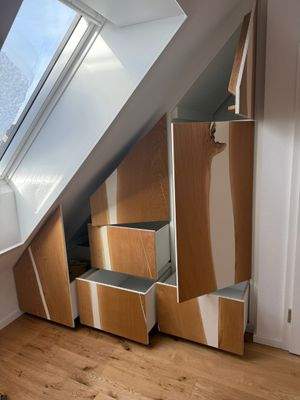 Schubfächer geöffnet