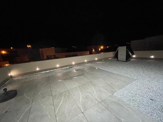 Terrasse mit Nachtbeleuchtung.jpg