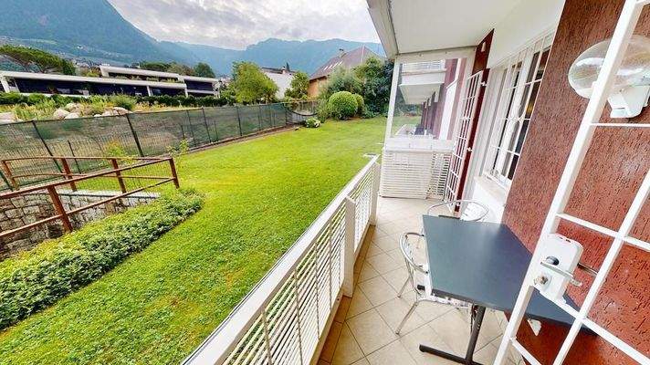 Meran-Obermais-Schwimmbad-Park-AltoAdige-Bilocale-Vollmöbliert-Saniert