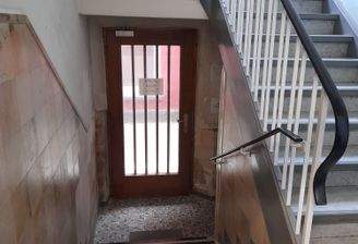 Öff.Gang_zur Tür_EG.jpg