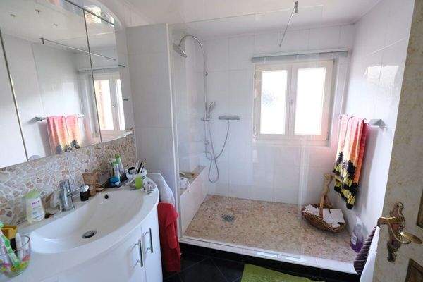 Badezimmer im Obergeschoss