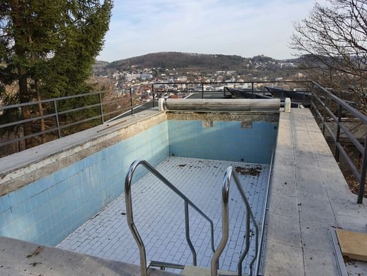 Pool 2