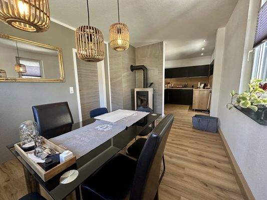 Esszimmer mit Kaminofen