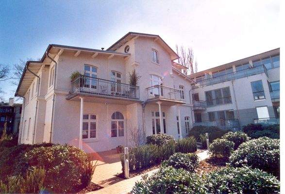 Fischers Allee 12b (älteres Foto).jpg