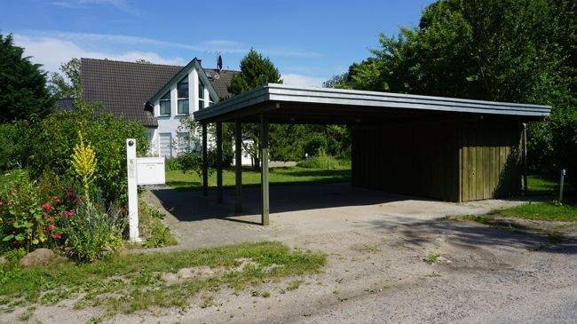 Carport mit Schuppen