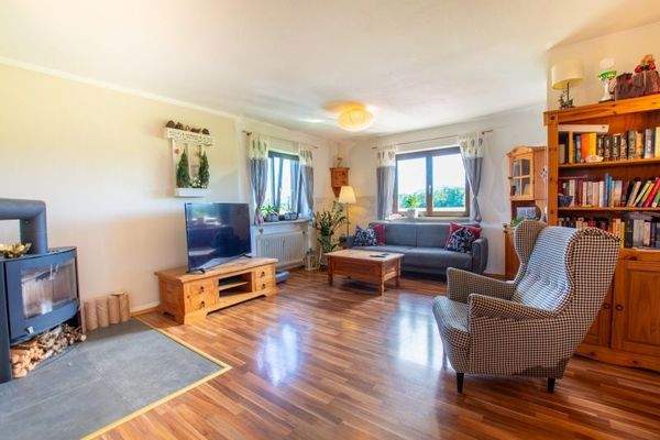 gemütliches Wohnzimmer mit Bergblick