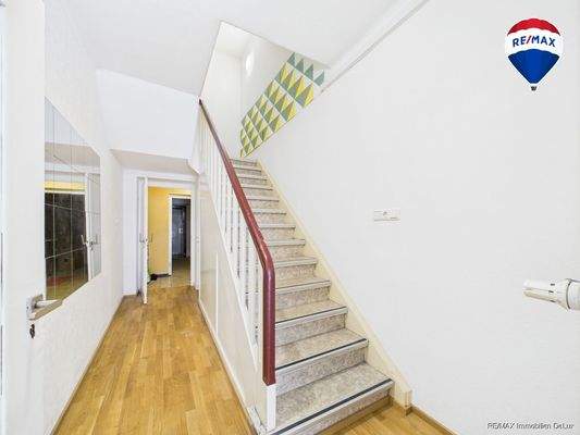 RE/MAX Immobilien DeLux Haus Dillingen Flur