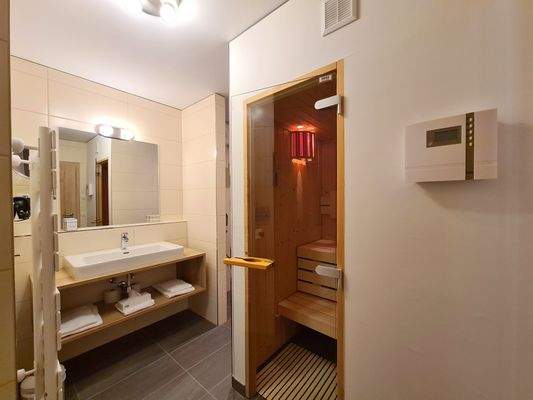 großzügiges Badezimmer