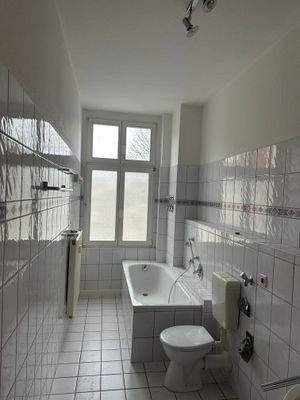 Bad mit Badewanne.jpeg