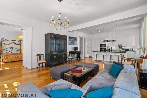 &#220;bergang in den Schlafraum